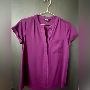 From Simply Vera-Vera Wang mandarin style top with hidden buttons. Sz PS